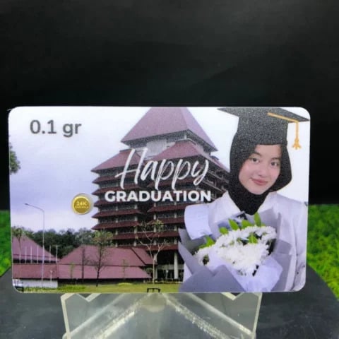 kado emas wisuda custom tanamduit